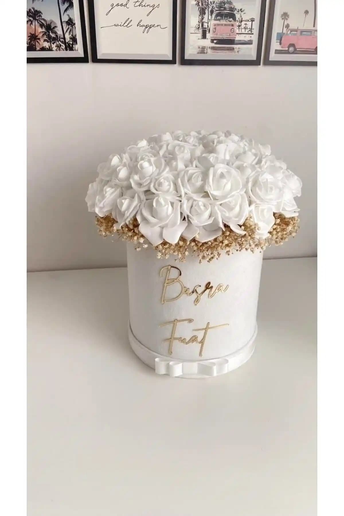 Zeynep Tasarım Organizasyon'un Kız İsteme Çiçeği ve Beyaz Gül Kutusu Hizmeti