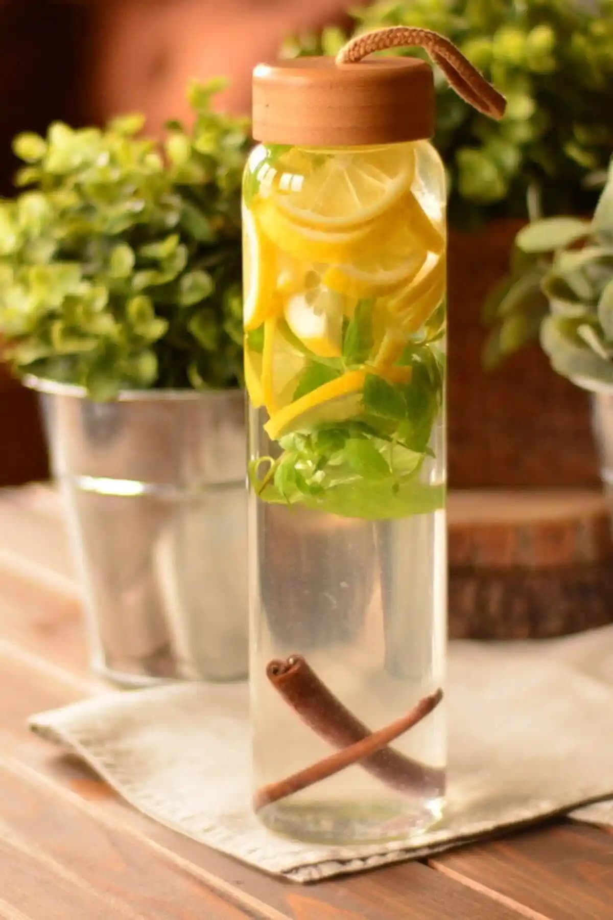 Bambum Diem Cam Matara 800 ml Sağlıklı ve Şık İçecek Taşıma Çözümü