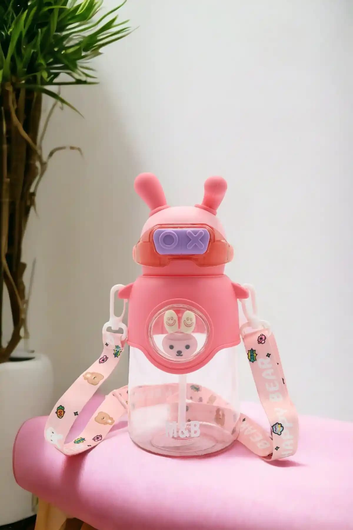 Çocuklar İçin Güvenli ve Sevimli Astronot Tavşan Figürlü Su Şişesi 750 ml