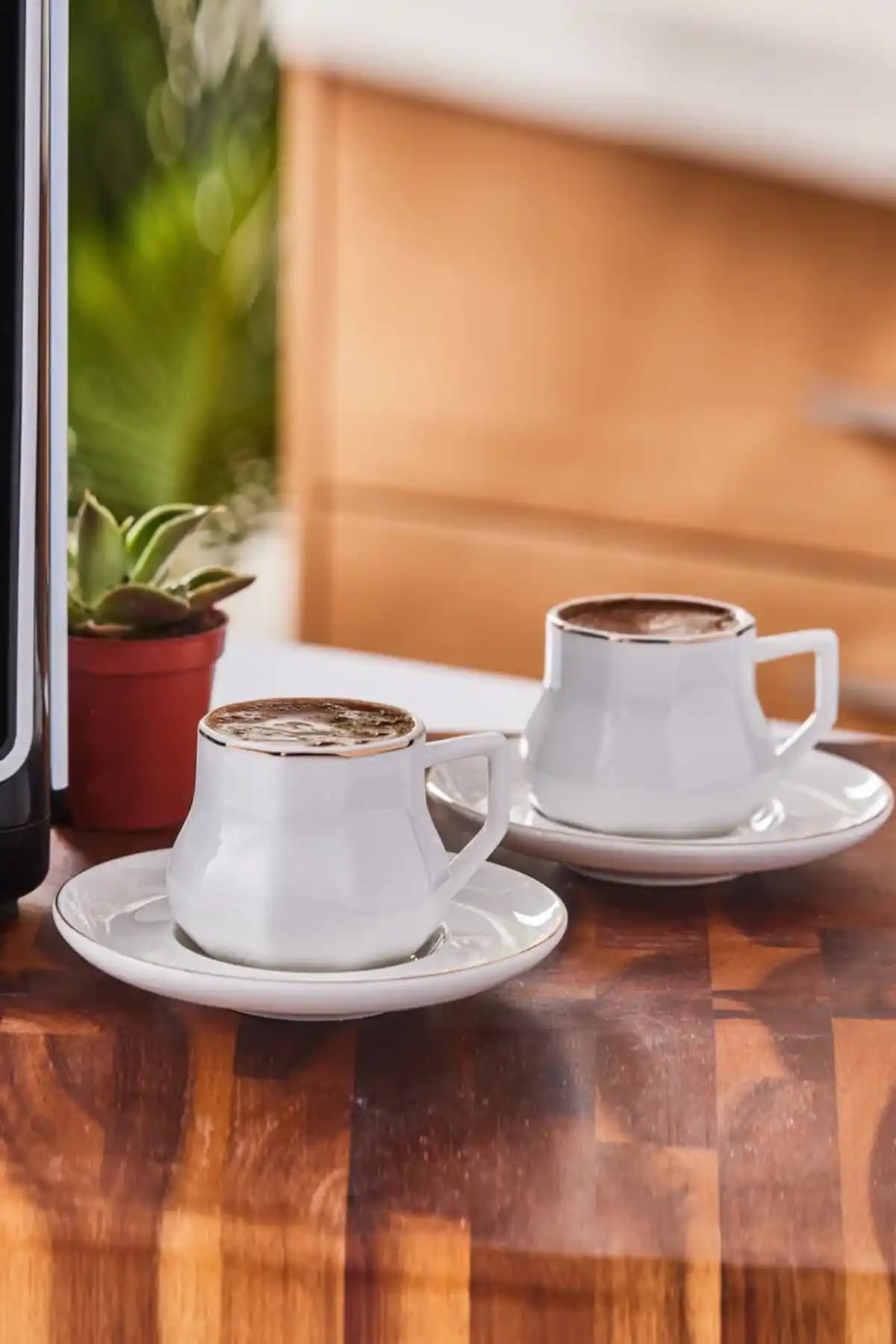 Karaca Nap 6 Kişilik Porselen Kahve Fincanı Takımı Estetik ve Dayanıklılık