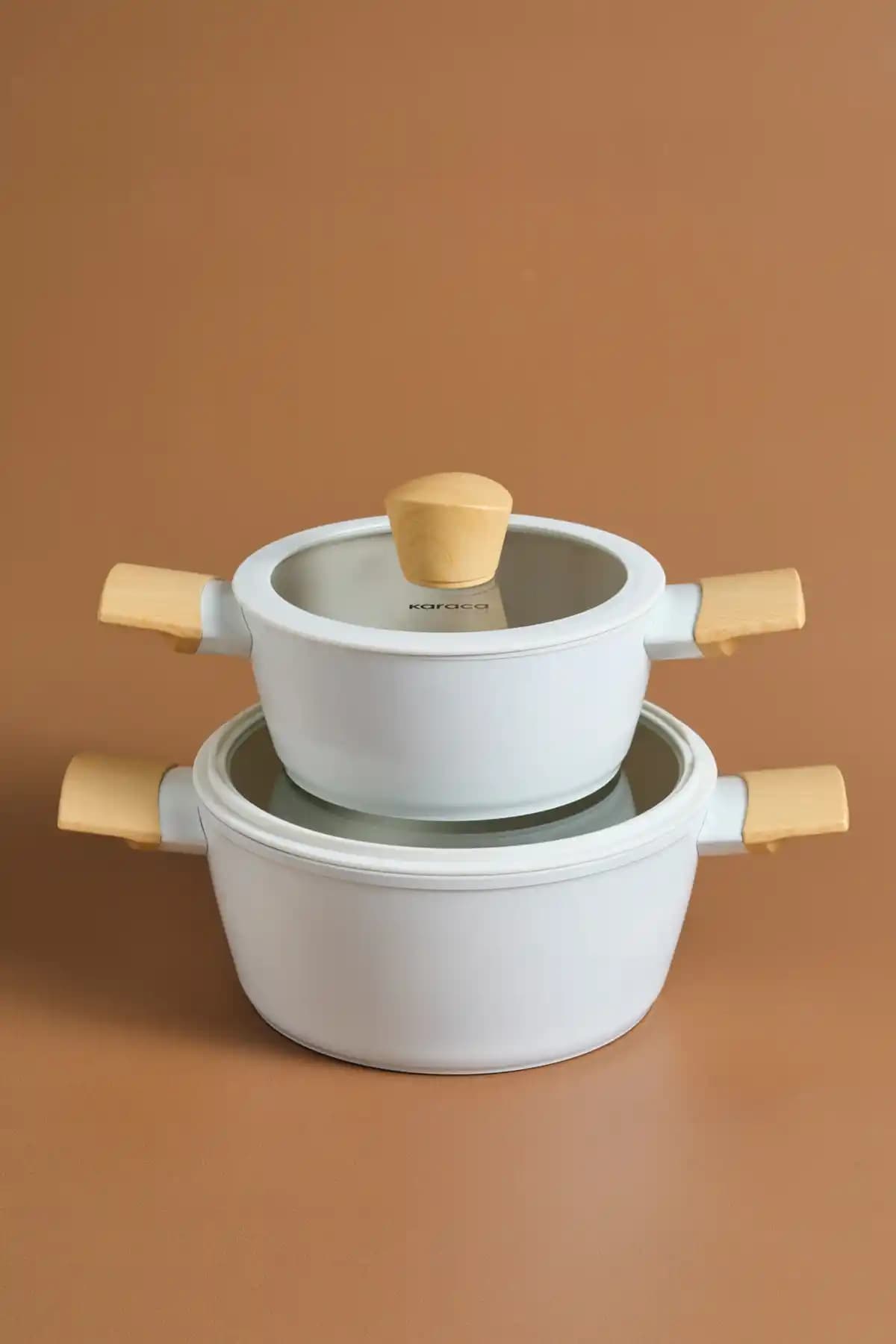 Karaca ve Refika İşbirliğiyle Yenilikçi Swiss Crystal Almond Cream Tencere Seti 4 Parça