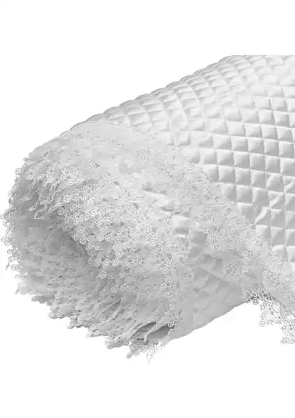 Vintage Saten Raf Örtüsü Alper Başhelvacı Tasarımı Sınırlı Üretim Beyaz Dekorasyon