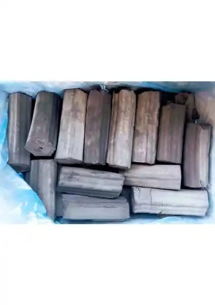 Kostaklı Briket Mangal Kömürü: Doğal ve Uzun Süreli Yanma Özellikleriyle Çevre Dostu Seçenek