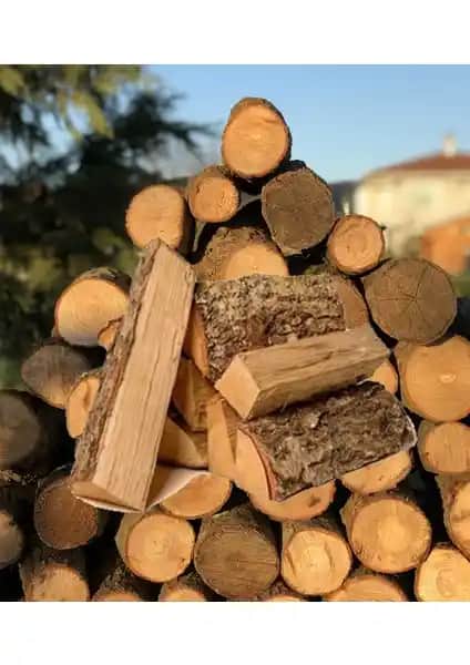 Odunal Lüx Kırılmış Şömine Odunu: Yüksek Kalite ve Estetikle Sıcak Bir Atmosfer