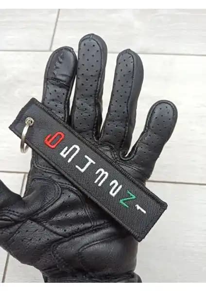 Yeles Vites Geçişli Motorcu Kumaş Anahtarlık: Şık ve Dayanıklı Motosiklet Aksesuarı