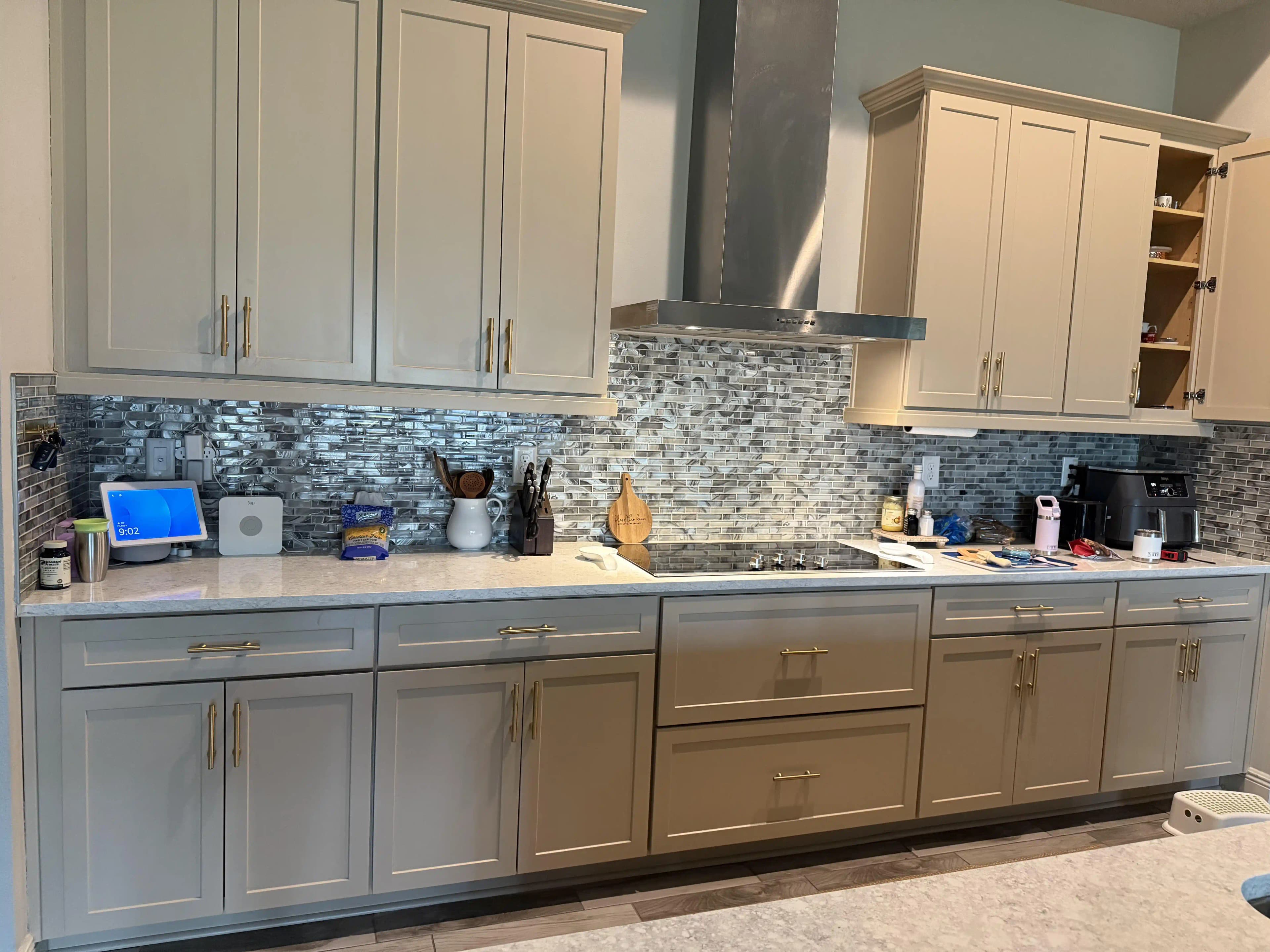 Alt Dolaplarda Tamamen Çekmeceli Tasarımın Avantajları ve Dezavantajları