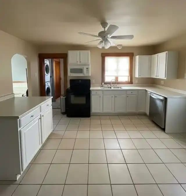 Beyaz Mutfak Dolapları İçin Uyumlu Duvar Renkleri ve Geçici Çözümler Rehberi