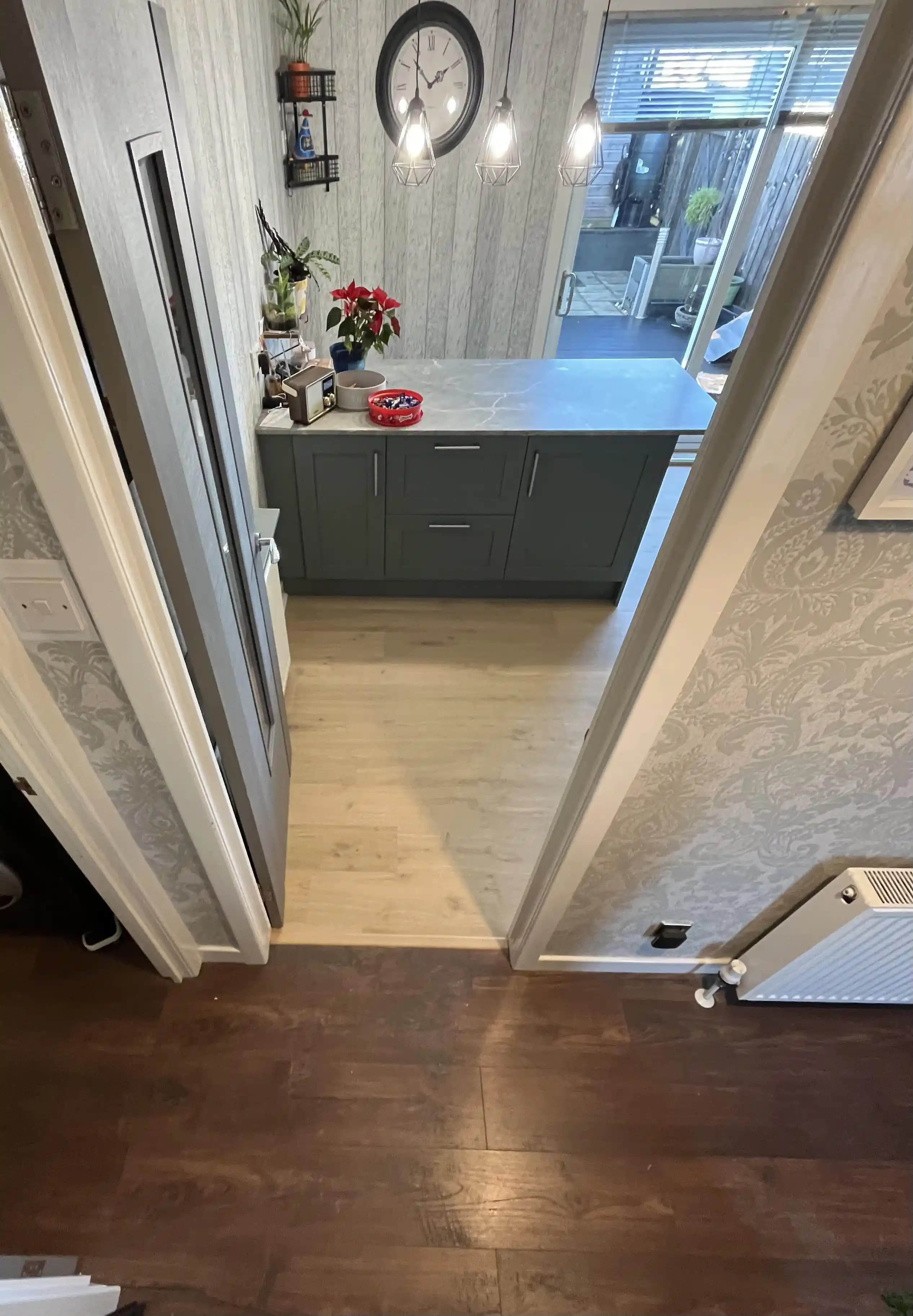 Farklı Zemin Renkleri ve Tasarım Uyumu: Mekânlarda Kontrast ve Estetik Değerlendirmesi