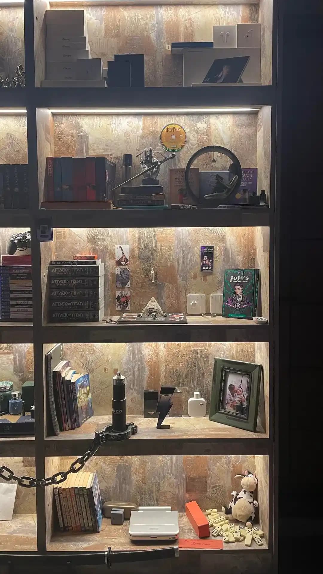 Kitaplık Düzeni ve Kişisel Koleksiyonların Estetik ile Fonksiyonel Değerlendirmesi