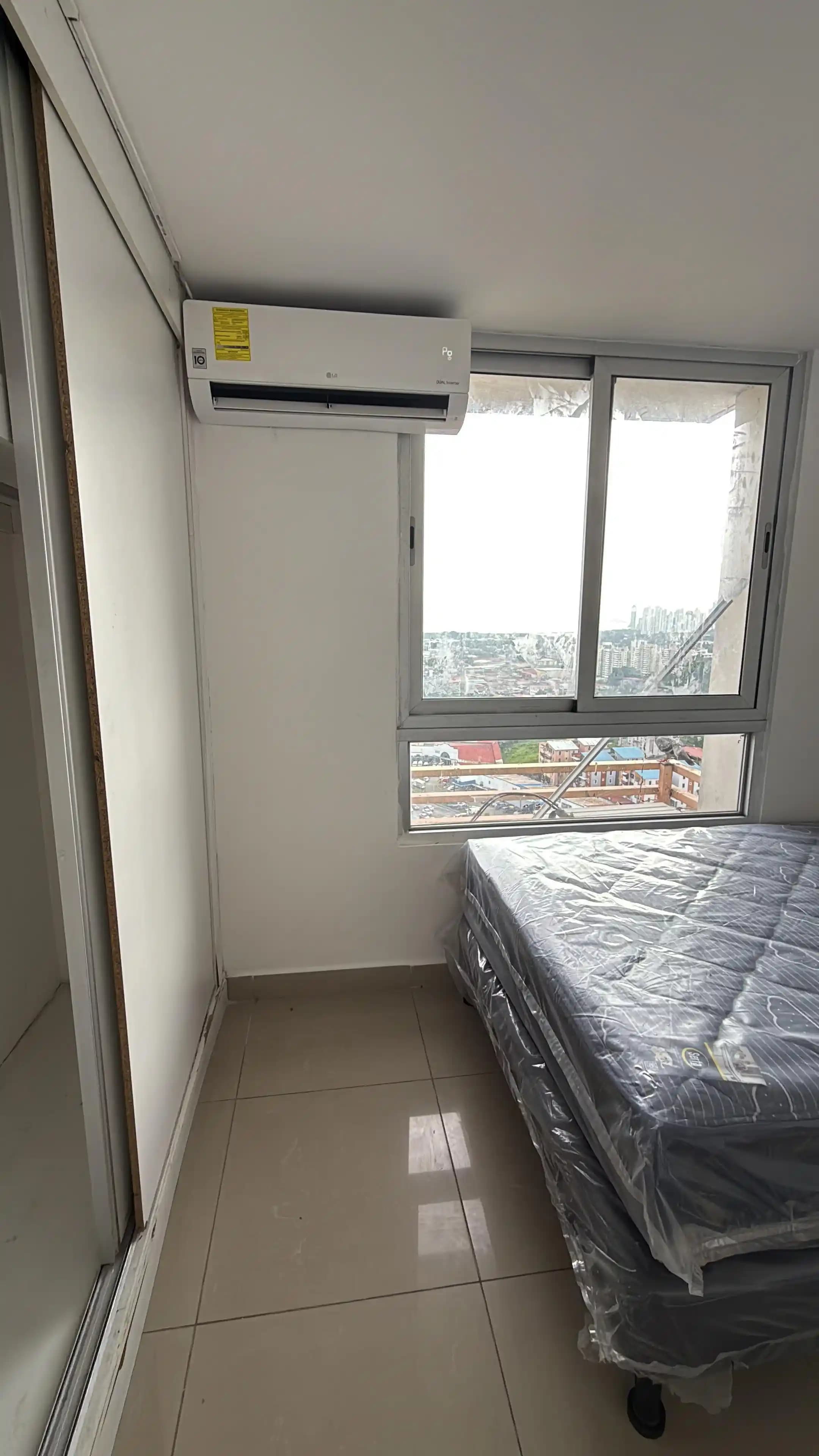 Klima Ünitesi Yanındaki Pencereye Perde ve Gölgelik Montajı İçin Alternatif Yöntemler