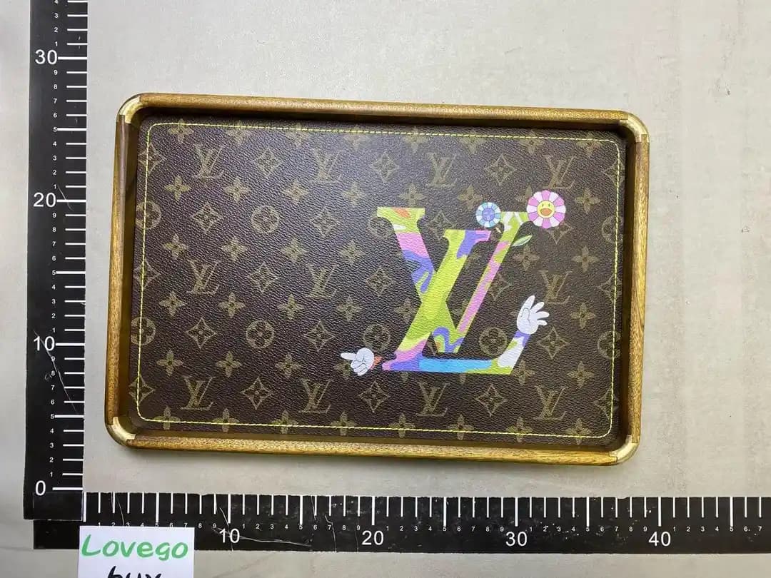 Louis Vuitton Ceviz Ahşap Saklama Tepsileri: Özellikler, Boyutlar ve Satın Alma Rehberi
