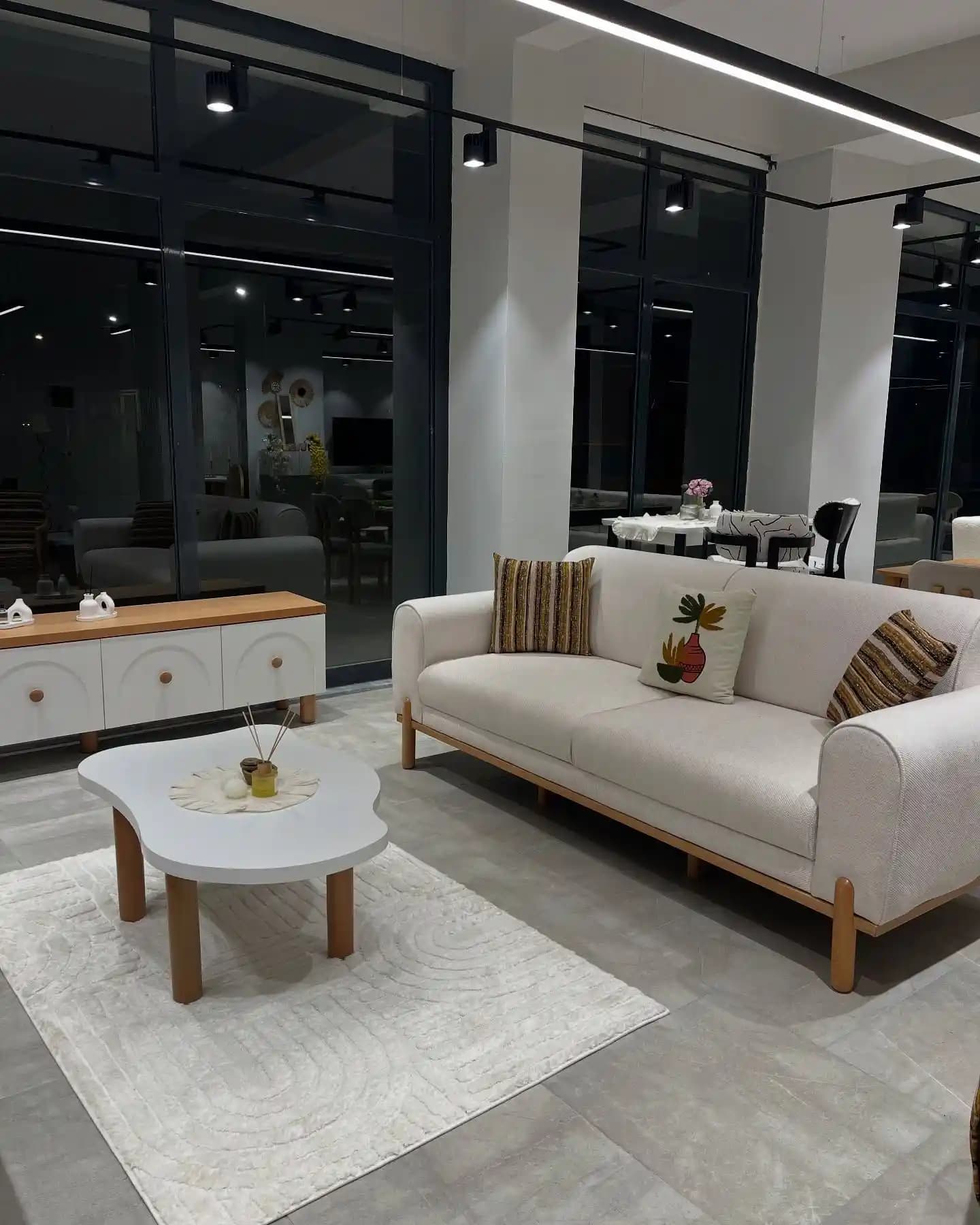 Oturma Odasında Denge ve Konfor Sağlamak İçin Etkili Tasarım İpuçları ve Düzenlemeler