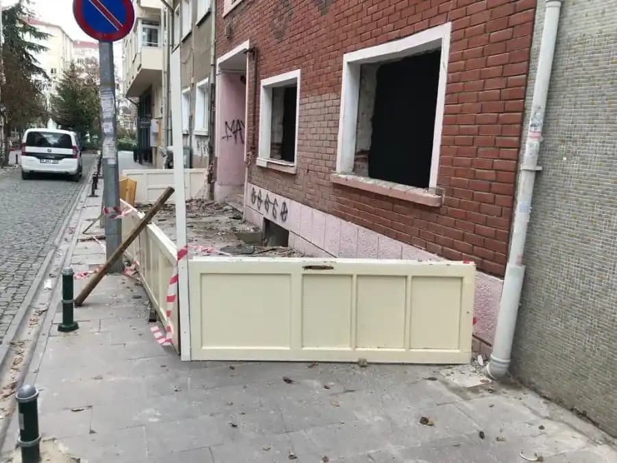 Pencere Önü Boşluğunu Fonksiyonel ve Estetik Bir Yaşam Alanına Dönüştürme Yöntemleri