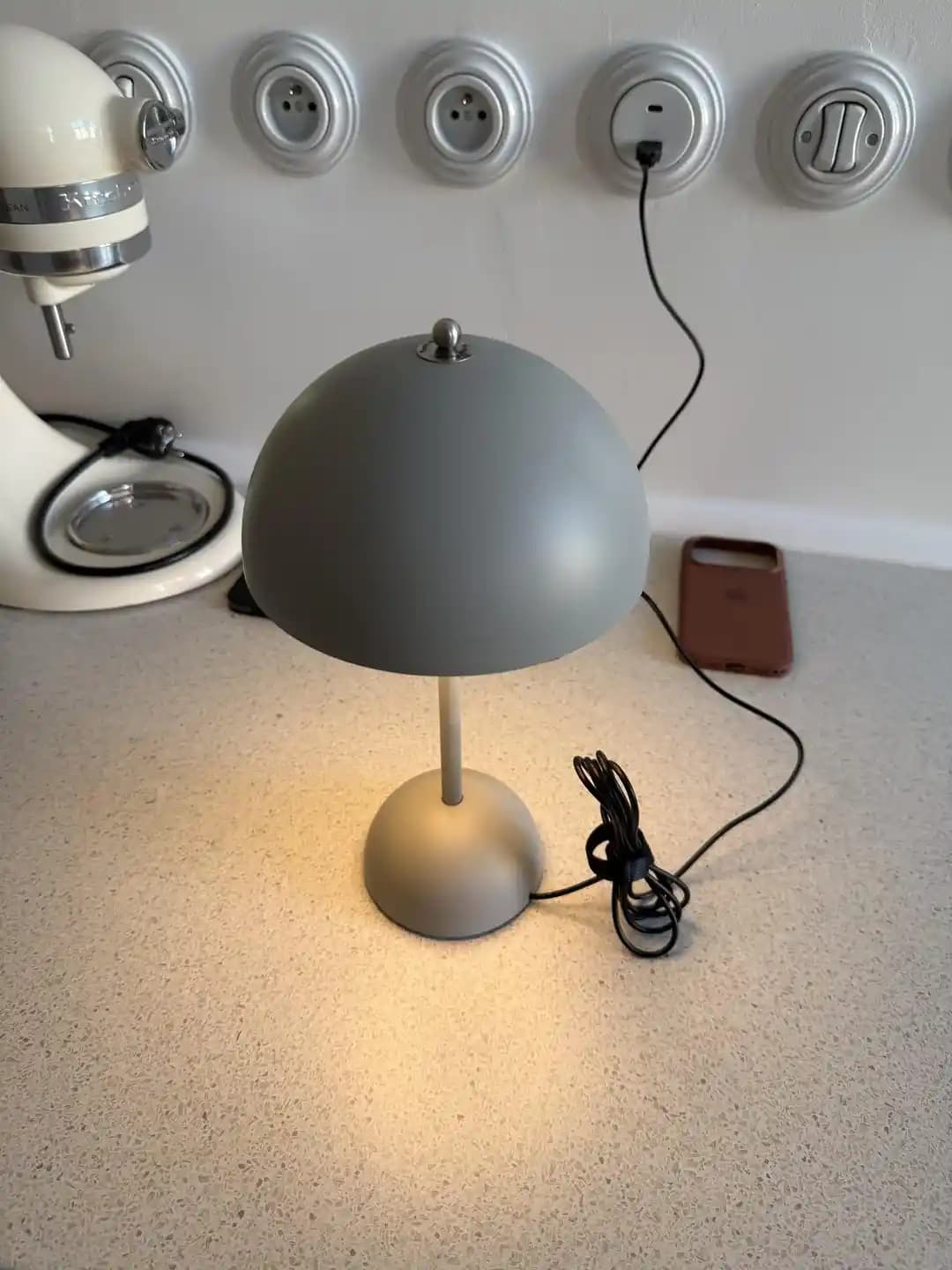 Verner Panton Flowerpot VP 9 Lambalar ve Diptyque Kokulu Mumlar: Kopya Ürün İncelemesi ve Değerlendirmesi