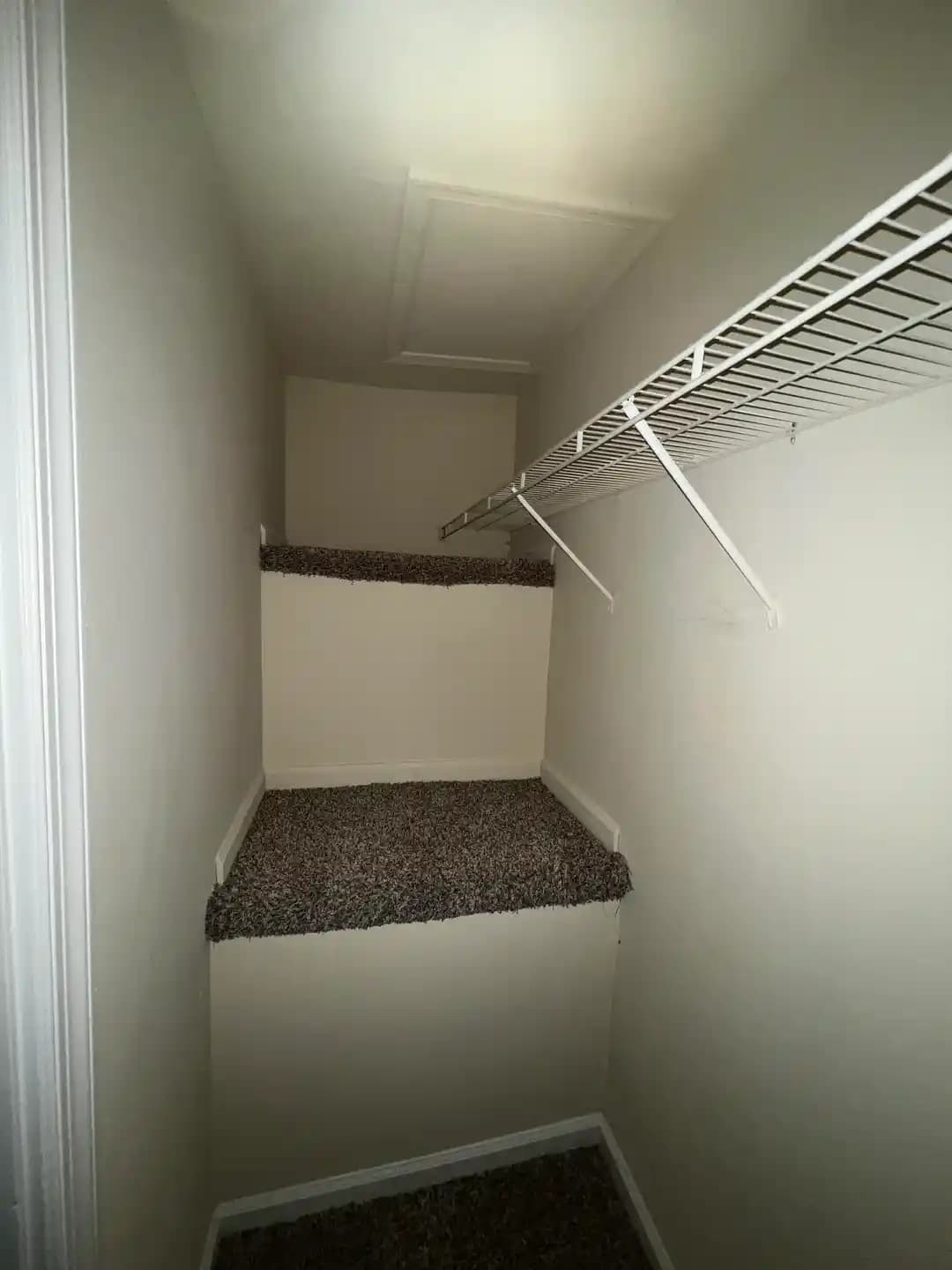 Yatak Odasındaki Garip Gardıropların Çok Yönlü Kullanım ve Dönüşüm Fikirleri