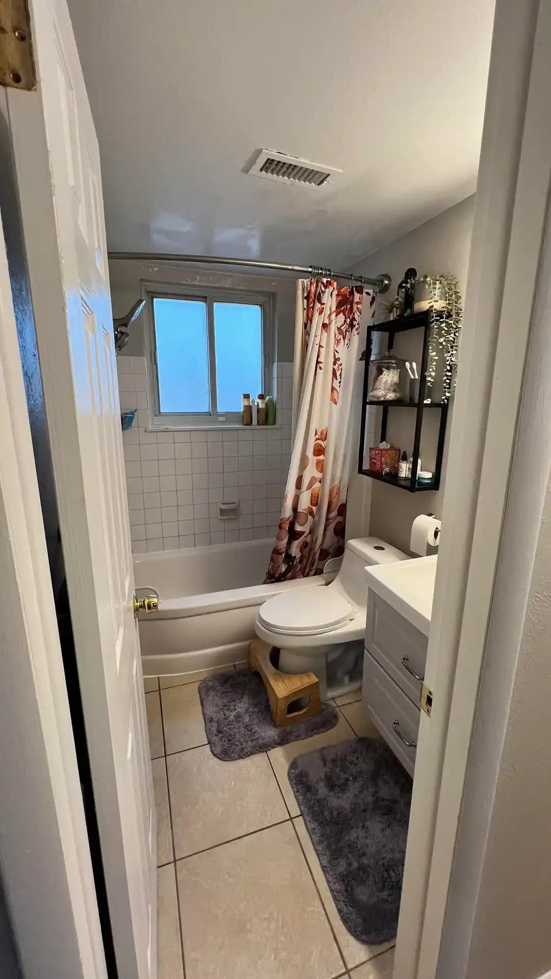 Eski Banyoyu Yenileme: Renk Seçimi, Depolama ve Dekorasyon İpuçlarıyla Modern Tasarım