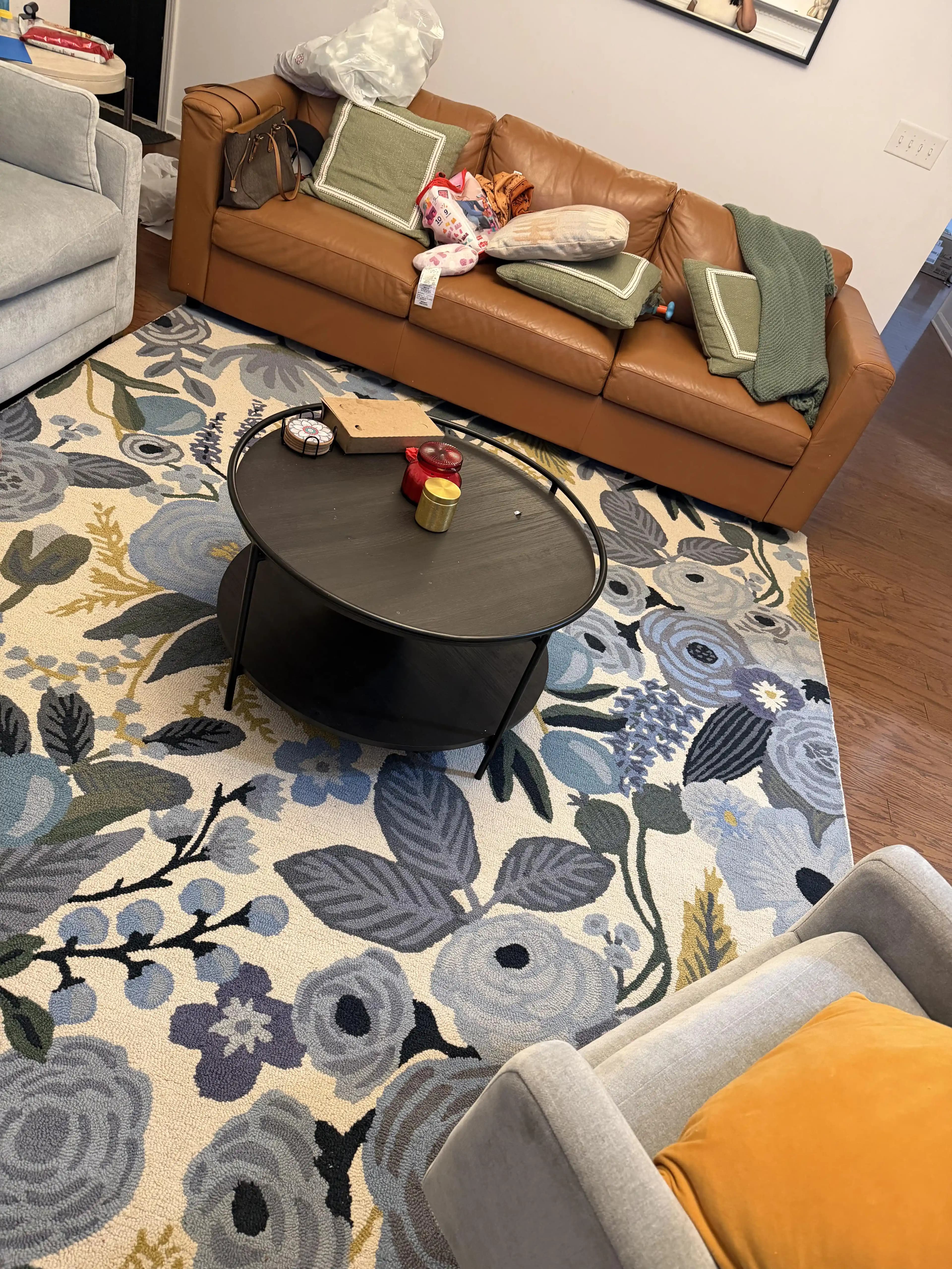 Halı ve Mobilya Uyumu: Renk ve Doku Dengesi ile Mekan Dekorasyonunda Denge Sağlama