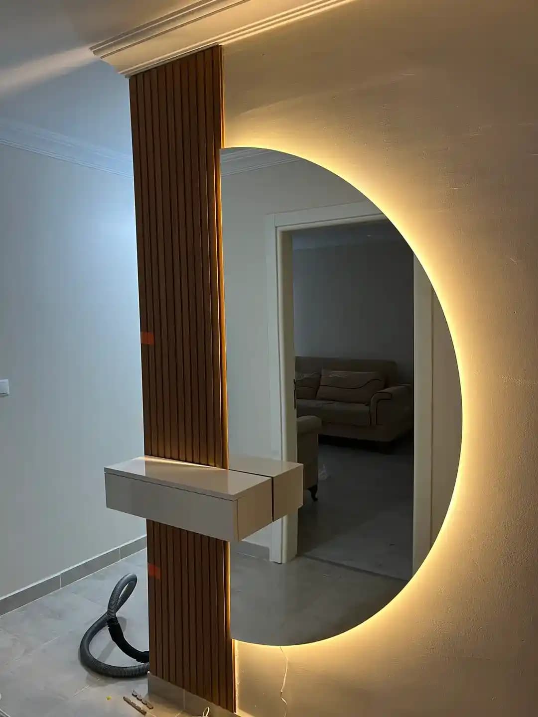 İç Mekan Tasarımında Ayna Seçimi: Şekil, Yerleşim ve Dekorasyon İpuçları