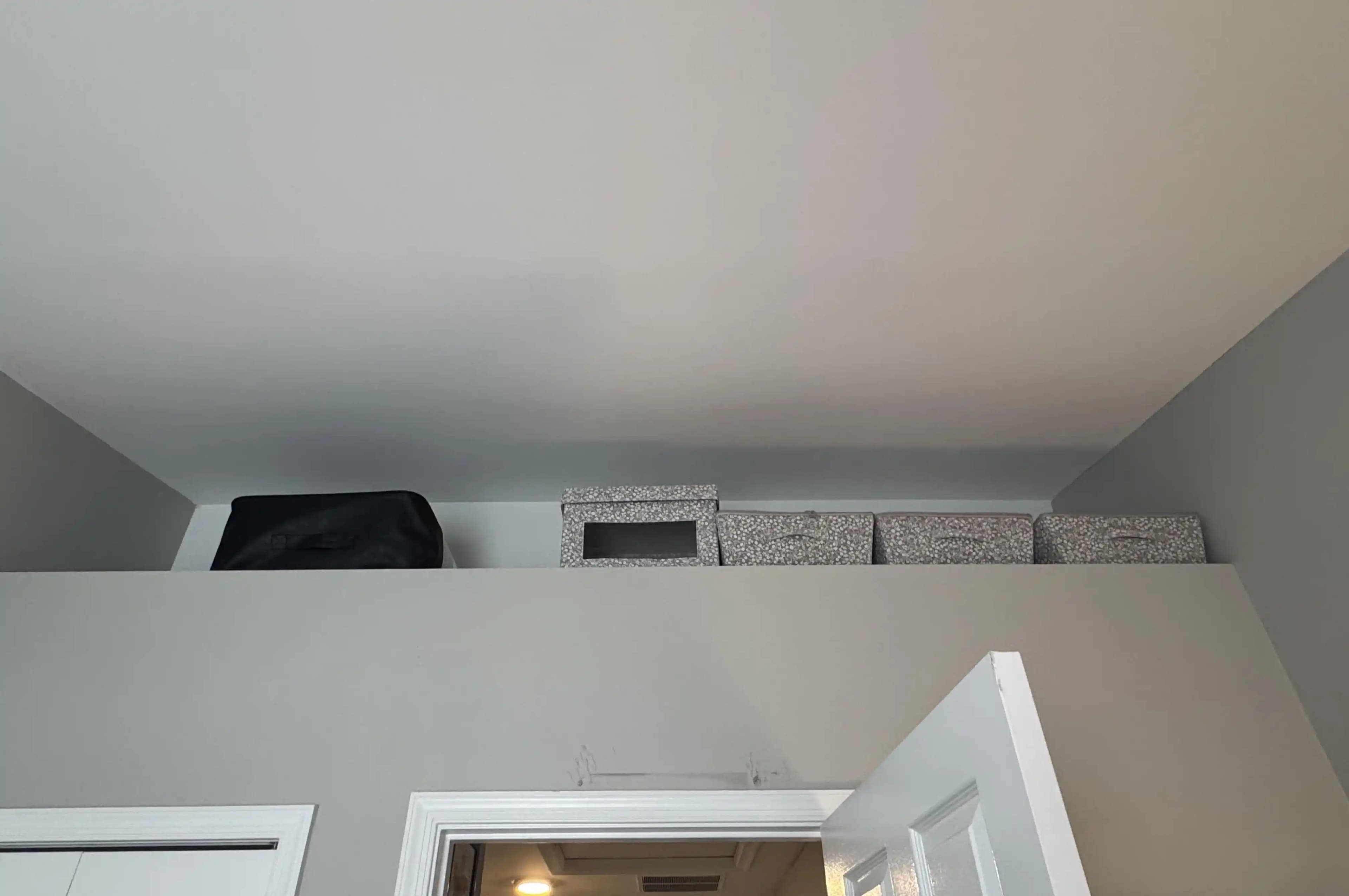 Kapı Üstü Nişlerde Depolama Alanları: Estetik ve Fonksiyonel Çözümlerle Kullanımı