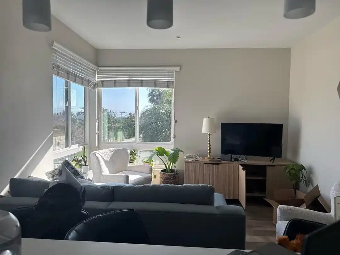 Köşe Pencerelerde Perde Seçimi ve Montajı: Fonksiyonellik ve Estetik Dengesi Sağlama