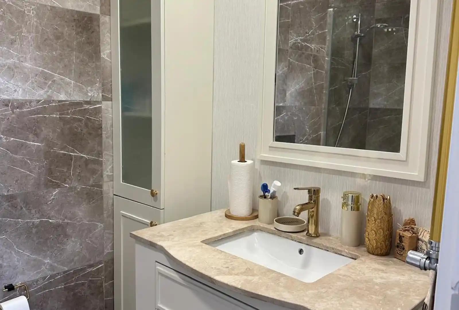 Küçük Banyolarda Köşe Lavabo Kullanımı ve Alan Optimizasyonu Yöntemleri