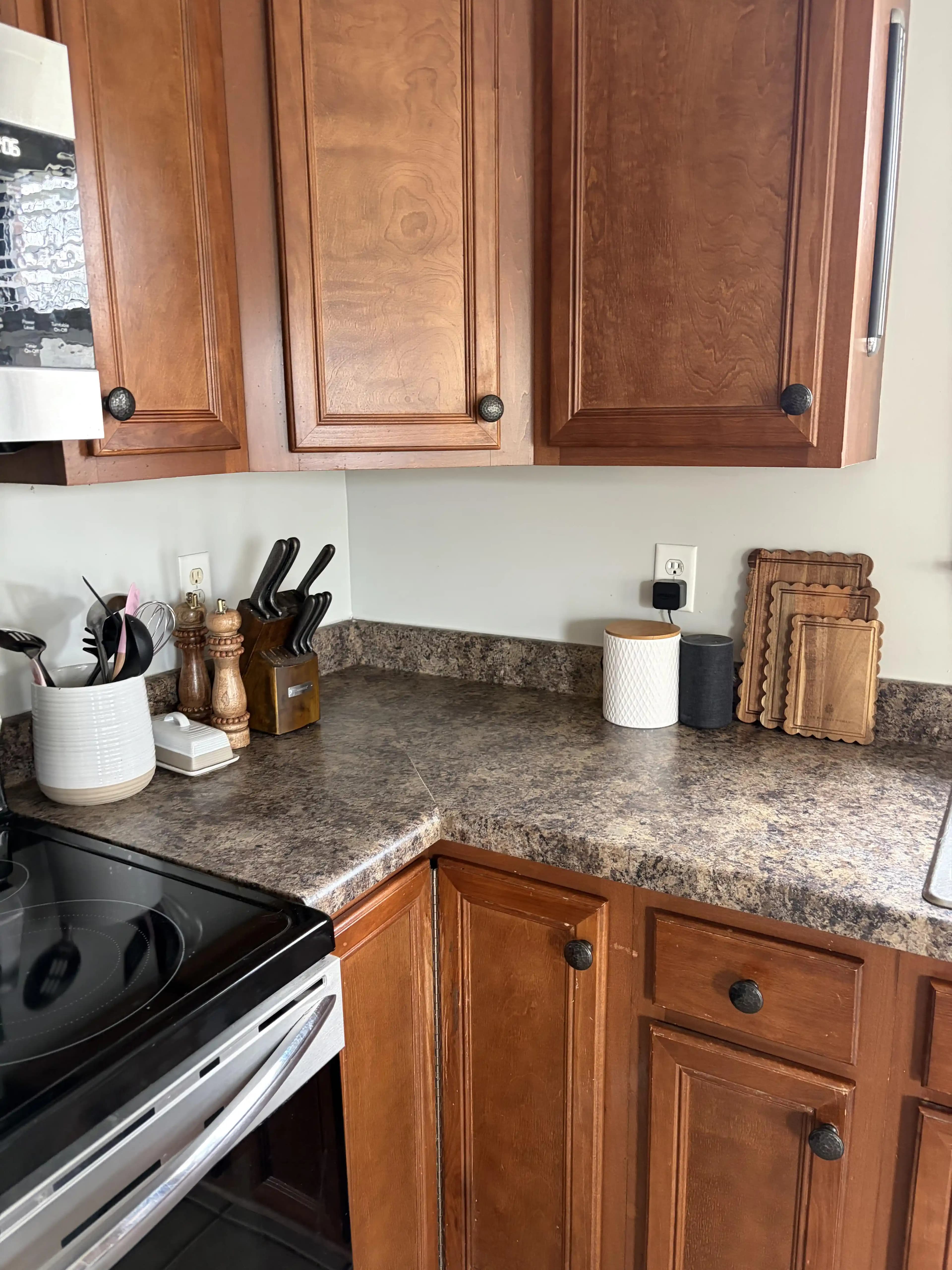 Mutfak Tezgahı Düzenlemesinde Fonksiyonellik ve Estetik Dengesi Nasıl Sağlanır