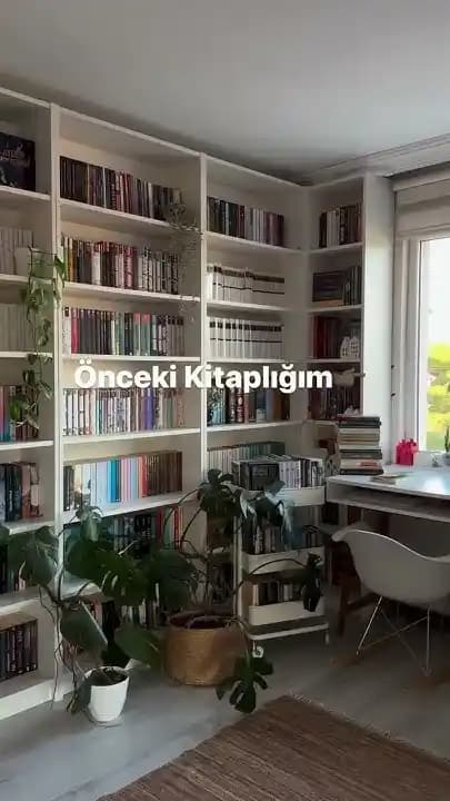 Pencere Alanları Olan Odalarda Kitaplık Tasarımı İçin Pratik ve Estetik Çözümler