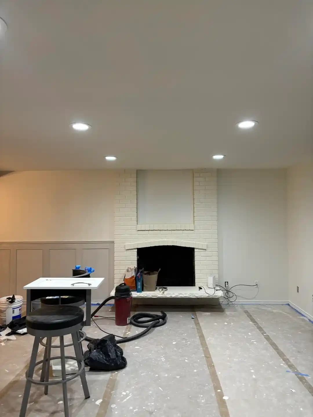 Tuğla ve Şömine Rafı Boyama Renk Seçimi: Mekan Tasarımında Uyum ve Estetik