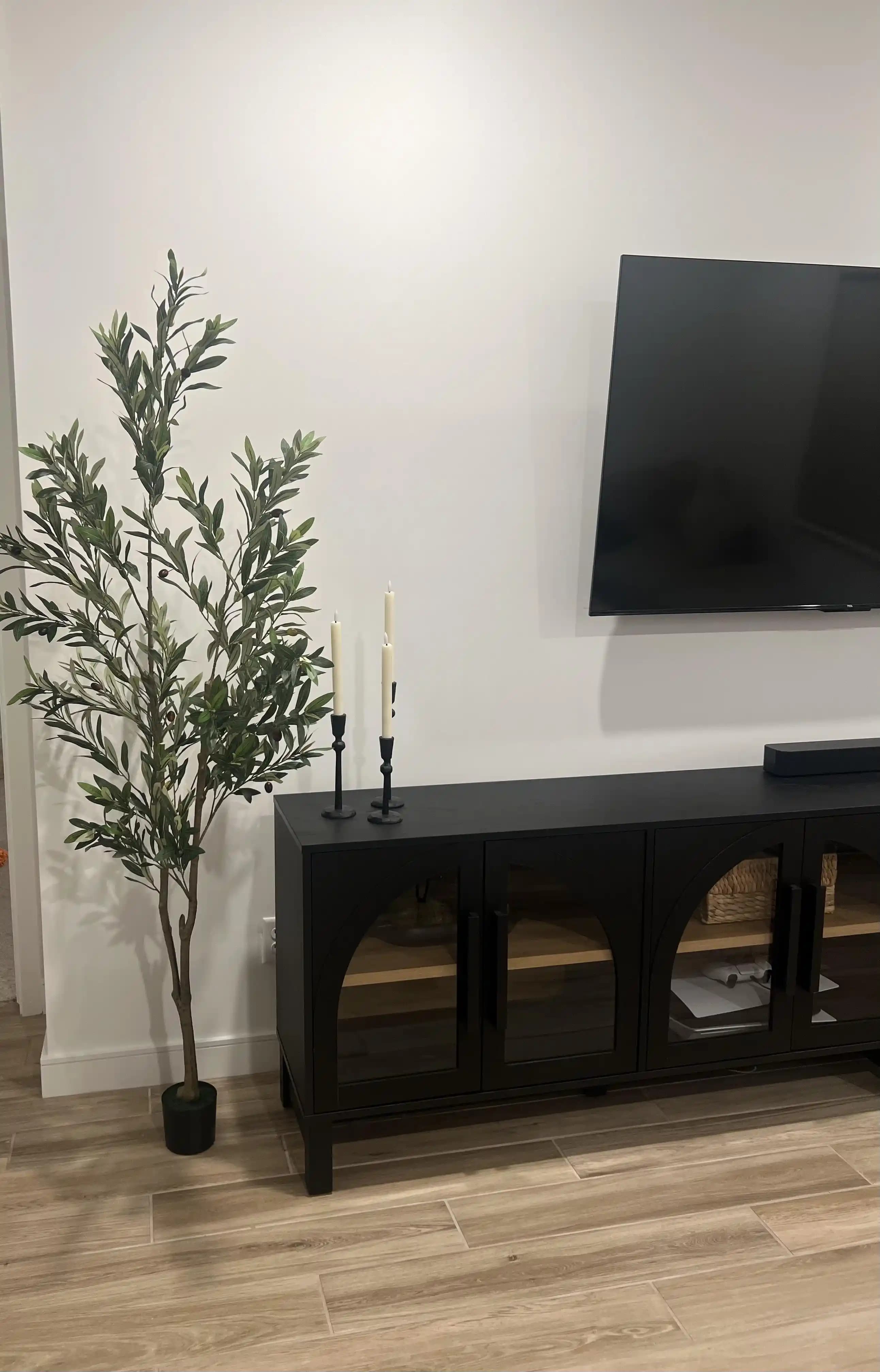 Yapay Ağaç Dekorasyonunda Doğallık ve Estetik İçin Önemli İpuçları ve Yöntemler