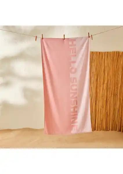 Bella Maison ve Favora Trend Pamuk Plaj Havluları Karşılaştırması 2023