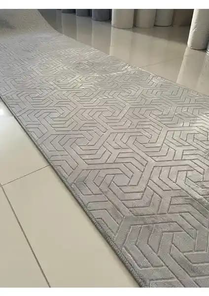 Dinarsu Armoni Kaymaz Taban Kesme Halı ve Trivago Yıkanabilir Embos Yolluk Karşılaştırması