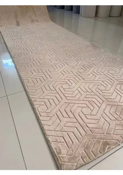 Dinarsu Armoni ve West Home Kaymaz Taban Halı Yollukları Karşılaştırması ve Özellikleri