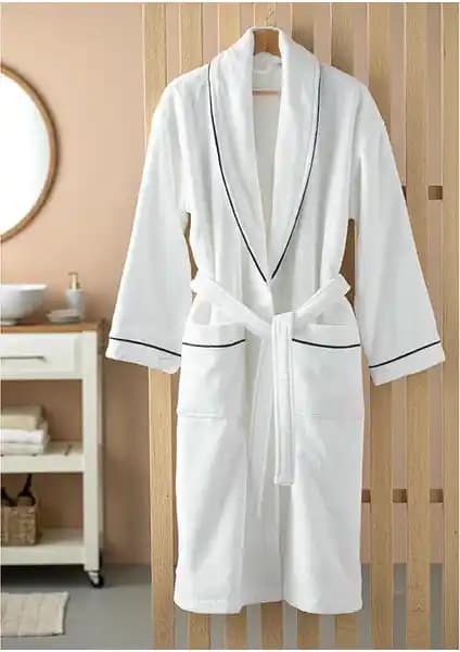 English Home Premium Kadife ve Madame Coco Delray Kimono Bornoz Karşılaştırması