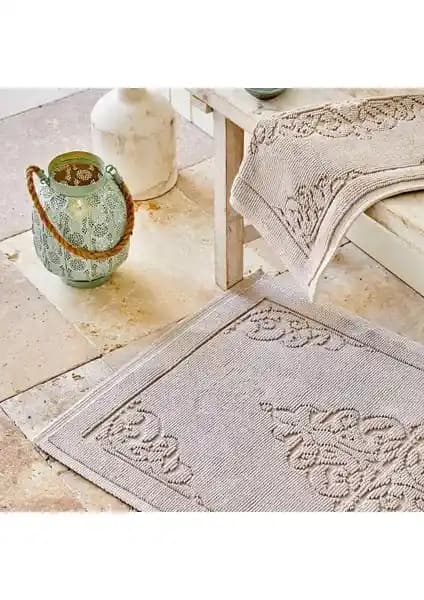 Karaca Home Milly Krem ve Madame Coco Mathılda 2'li Banyo Paspası Karşılaştırması