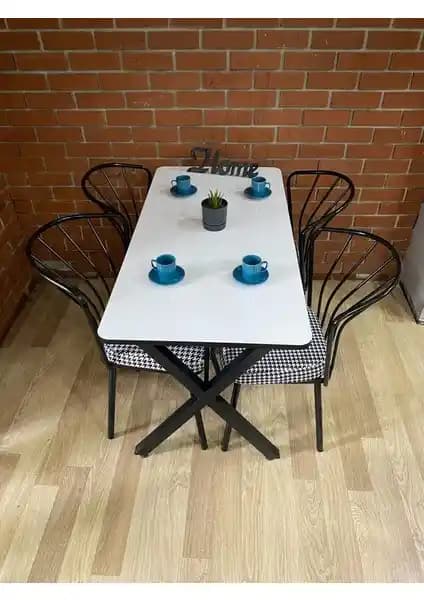 Masa Takımı Seçerken Dikkat Edilmesi Gerekenler: Bambeds ve Wood House Karşılaştırması