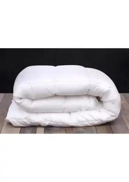 Özdilek Microsoft ve Pierre Cardin Yün Yorgan Karşılaştırması: Özellikler ve Kullanıcı Yorumları