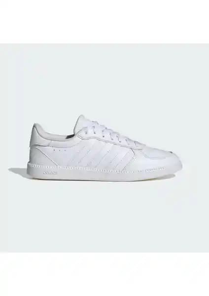 Adidas Breaknet Sleek ve Urban Court Karşılaştırması: Hangi Model Sizin İçin Uygun