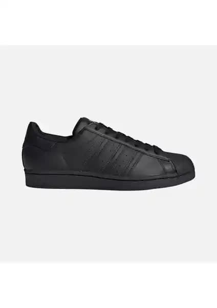 Adidas Superstar ve VL Court Base Modelleri Karşılaştırması: Hangi Ayakkabı Sizin İçin Uygun