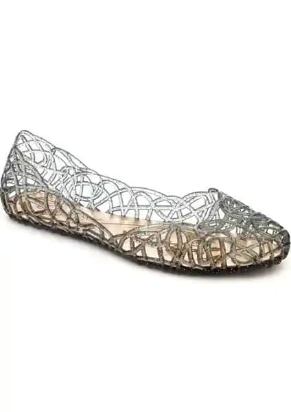 İmershoes ve Slipcat Kadın Ayakkabıları Karşılaştırması: Hangi Model Sizin İçin Uygun