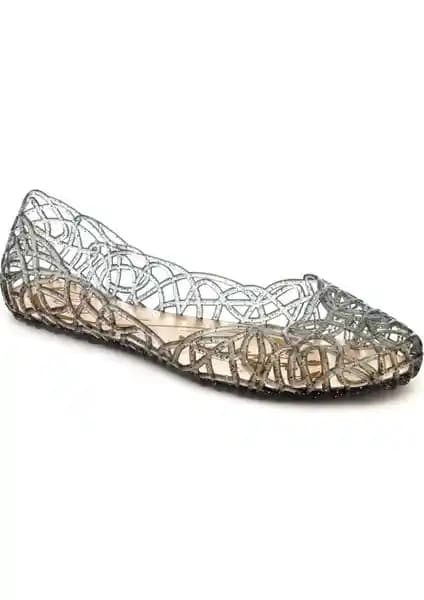 İmershoes ve Slipcat Kadın Ayakkabıları Karşılaştırması: Hangi Model Sizin İçin Uygun