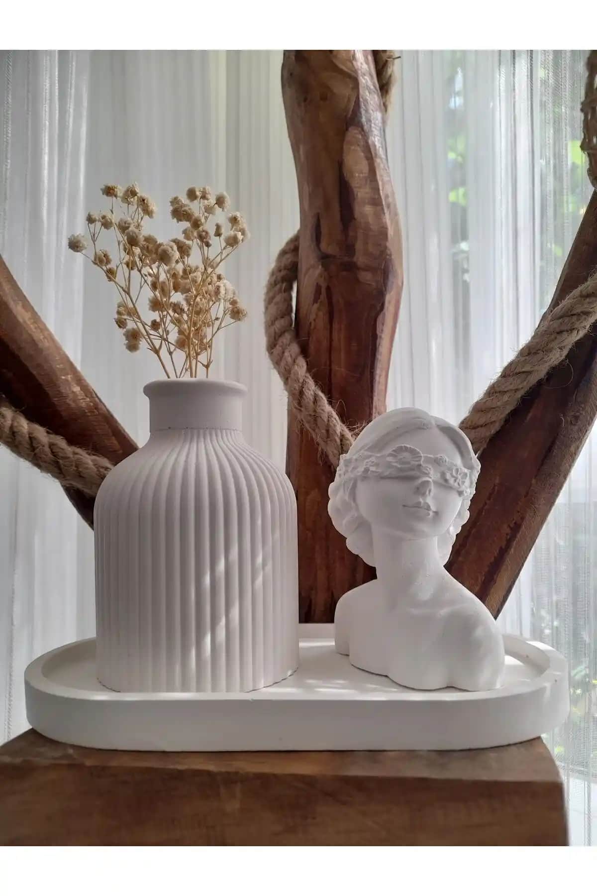 DNZ DEKORKadın Figürlü 3'lü Vazo Seti ile Zarif Dekorasyon