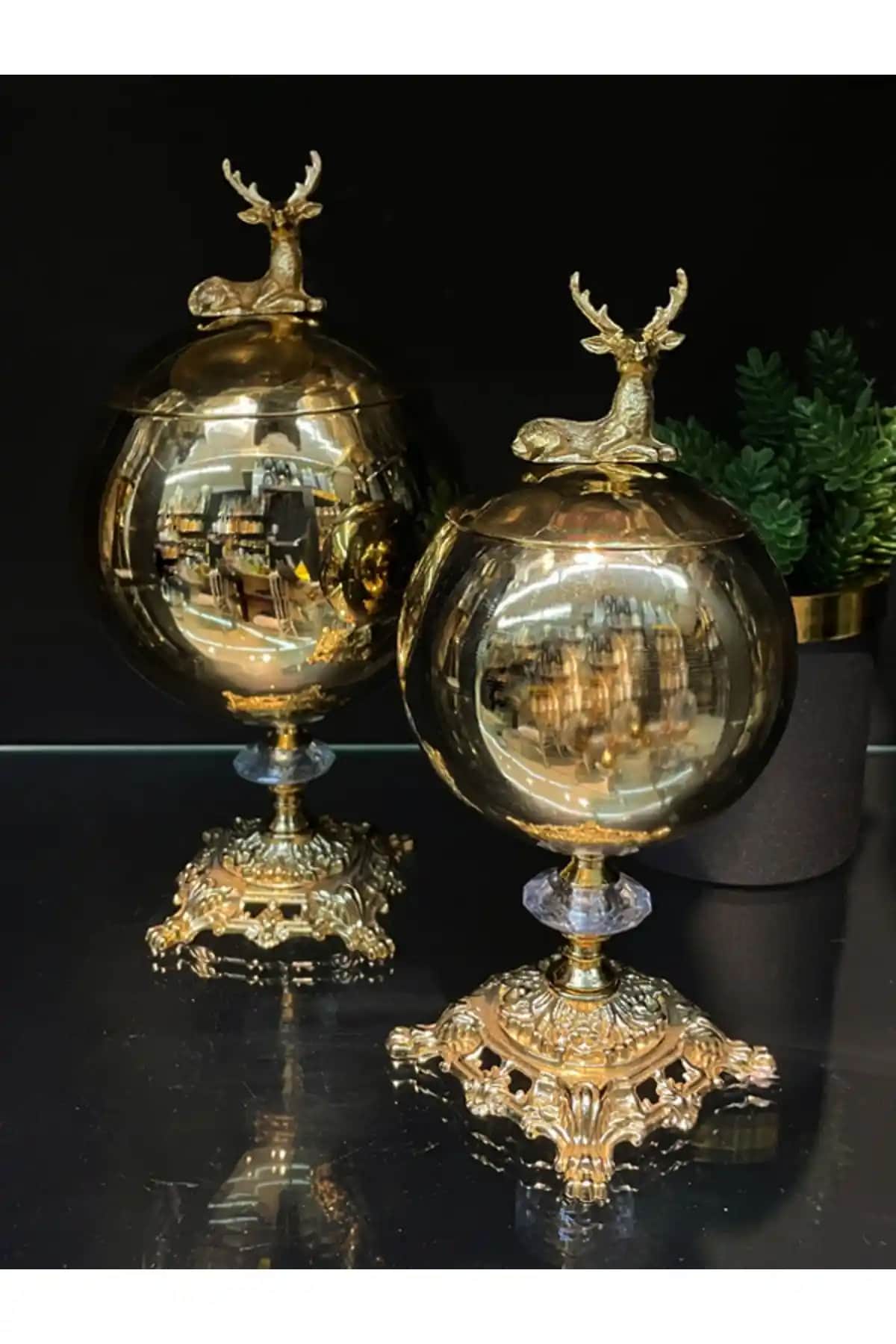 Estetik ve Şık: Decor de Lion Dekoratif 2'li Geyik Obje Seti