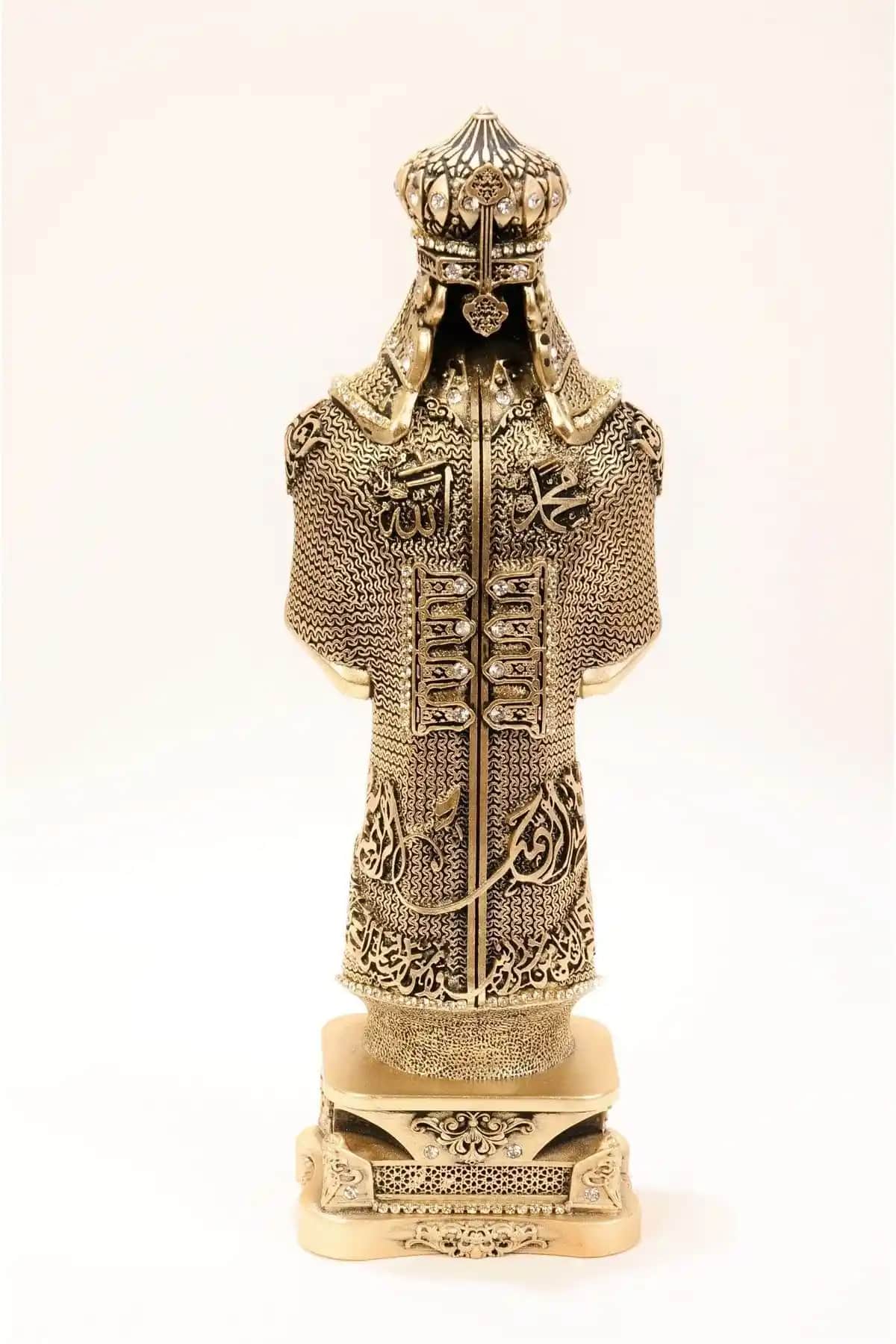 Hediye Seviyorum Zırh Biblo 22 cm: Estetik ve Manevi Özellikler