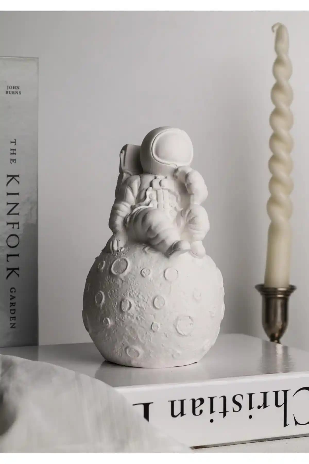 LALEZEN HOME Düşünceli Astronot Dekor Kitaplık Rafı İncelemesi