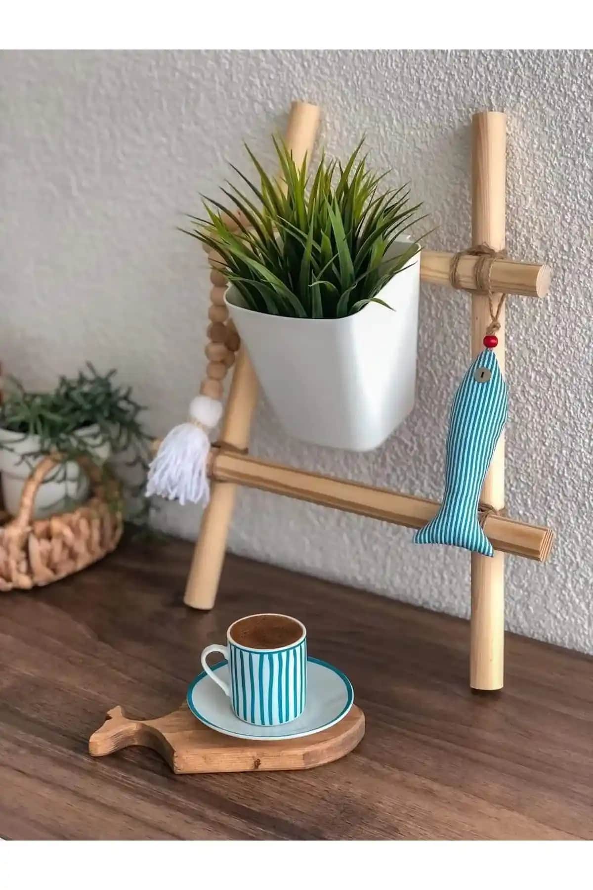 Marangozi Dekoratif Mini Merdiven: Modern ve Rustik Bir Dokunuş