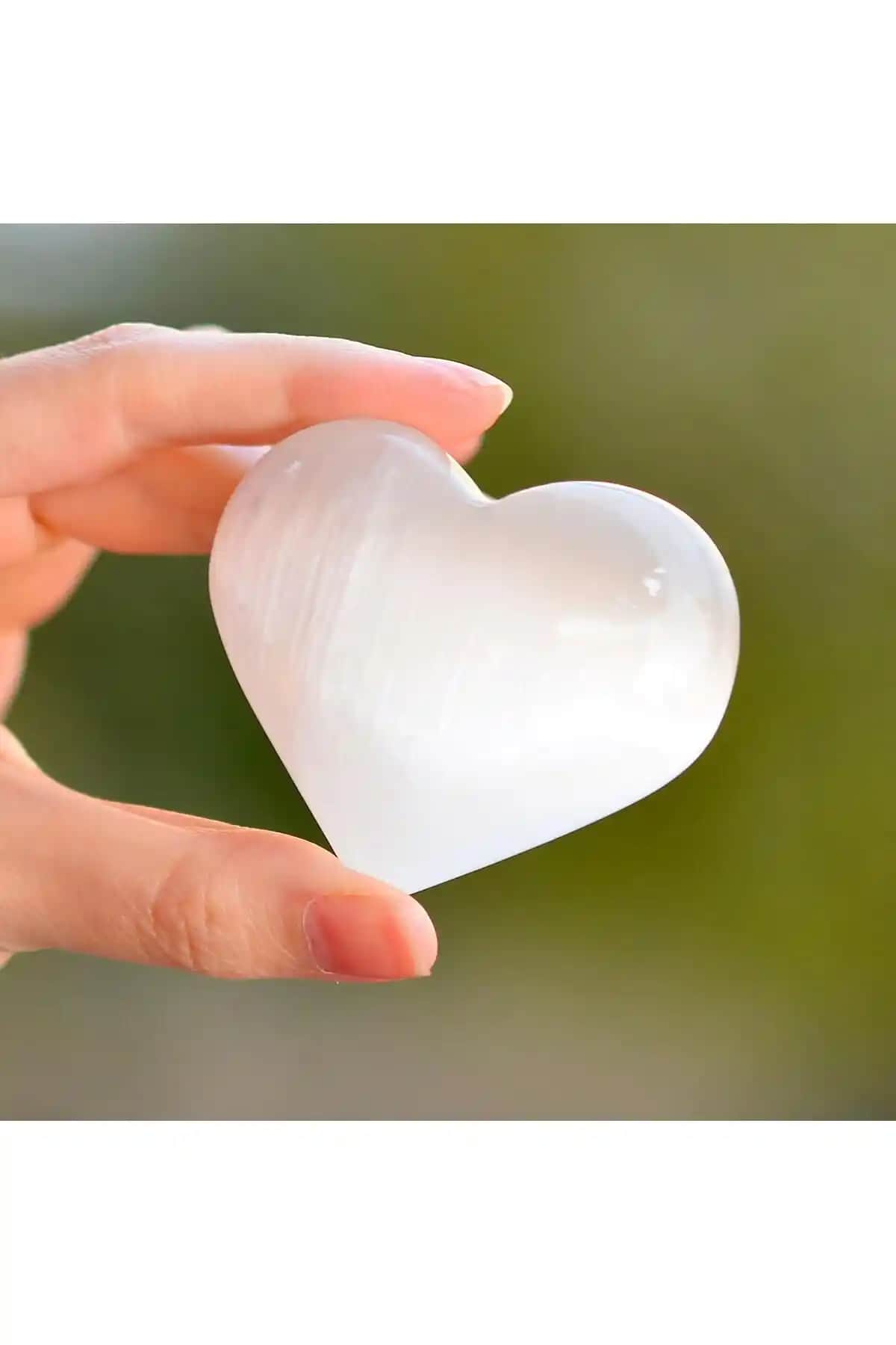 Selenit Taşı Kalp Şeklinde - Estetik ve Şifalı Özellikleri
