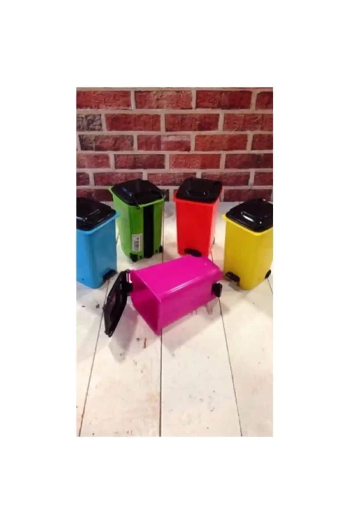 Ark Çöp Kutusu ve Gıpta Metal Masa Seti Karşılaştırması: Ofis Düzeni İçin En İyi Seçenekler