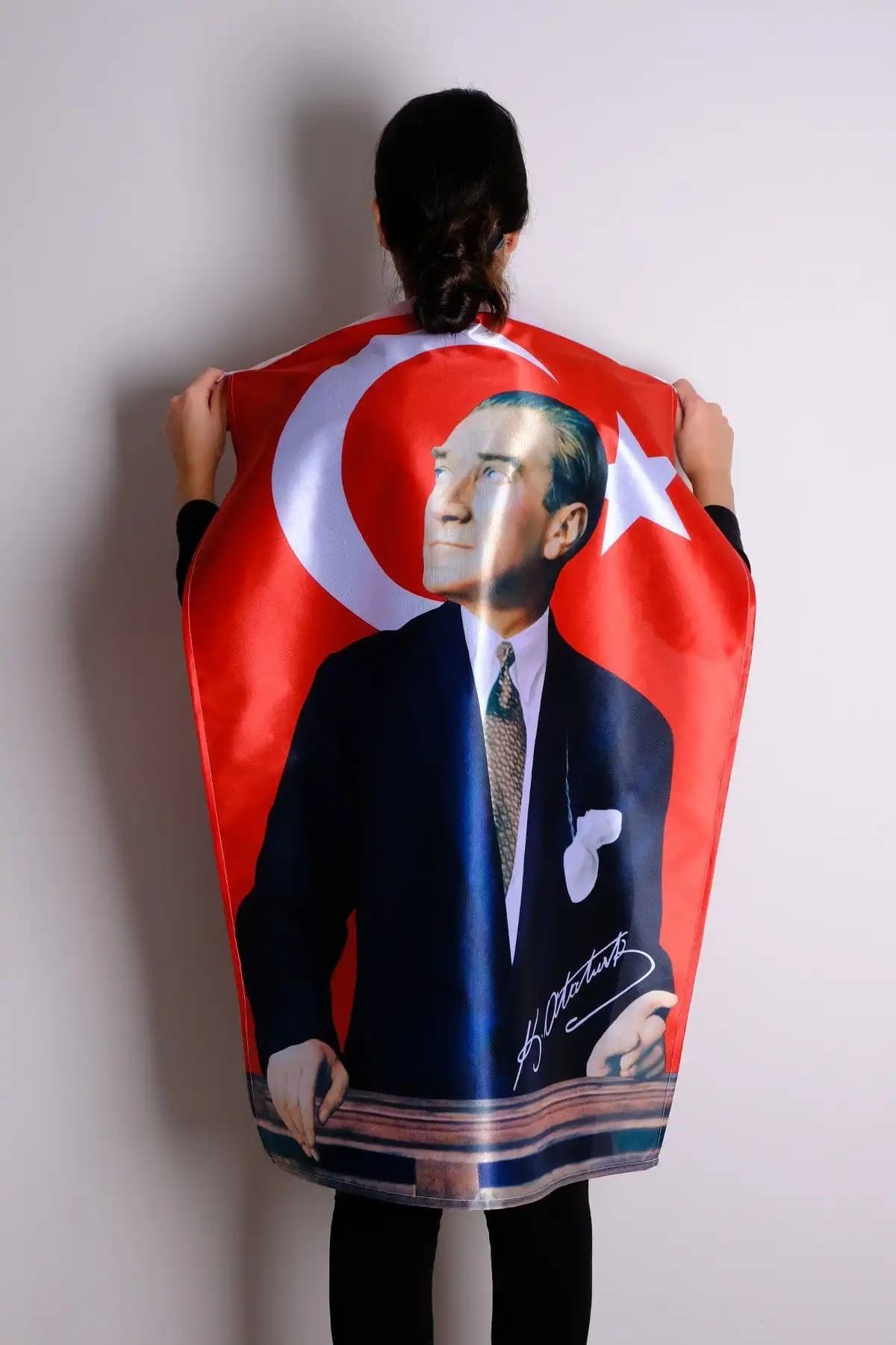 Genel Markalar ve ZC Bayrak Atatürk Baskılı Türk Bayrakları Karşılaştırması 2