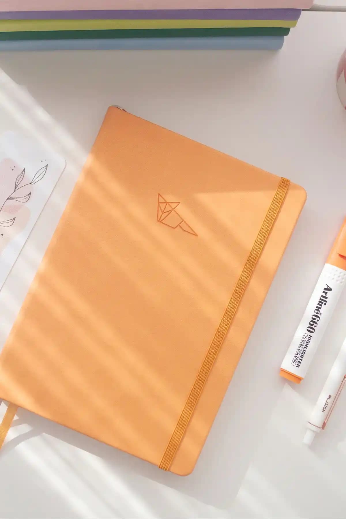 Matt Notebook A5 Noktalı Defterler Karşılaştırması: Sarı ve Yeşil Renk Seçenekleri