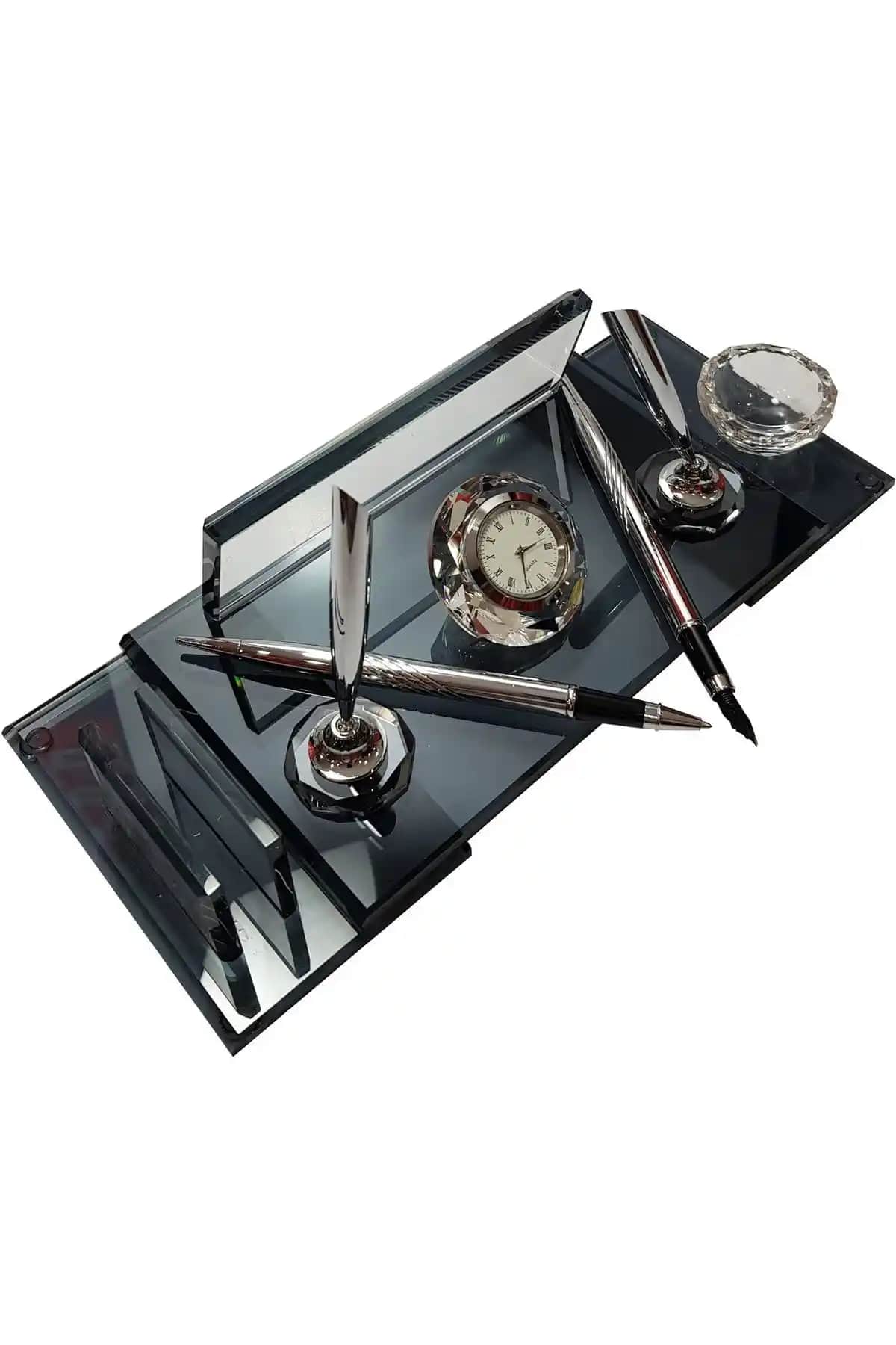 MERTKRİSTAL ve Suba Kristal Masaüstü İsimlikleri Karşılaştırması